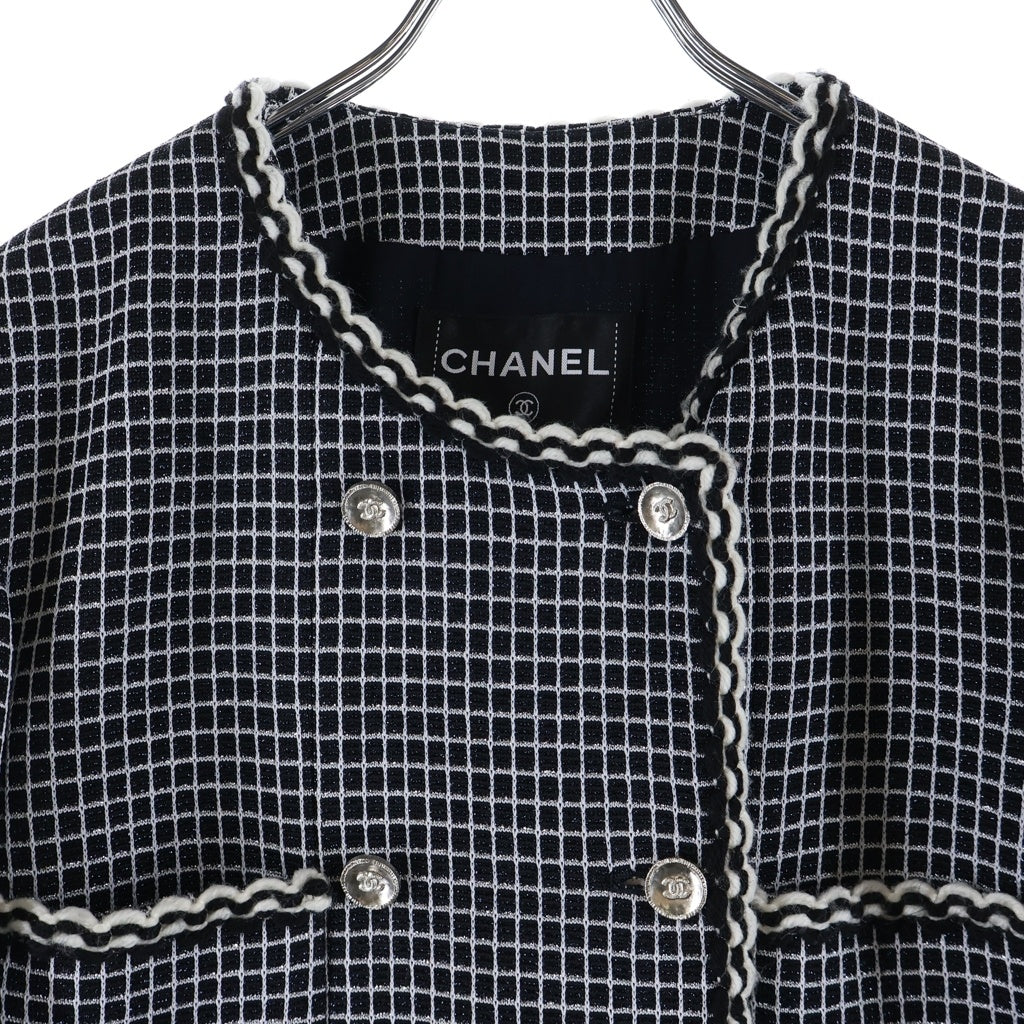 CHANEL(シャネル) ココマークボタン ラメツイード チェック総柄 ノーカラー ダブルブレスト ジャケット ブラック P78818V70743 レディース