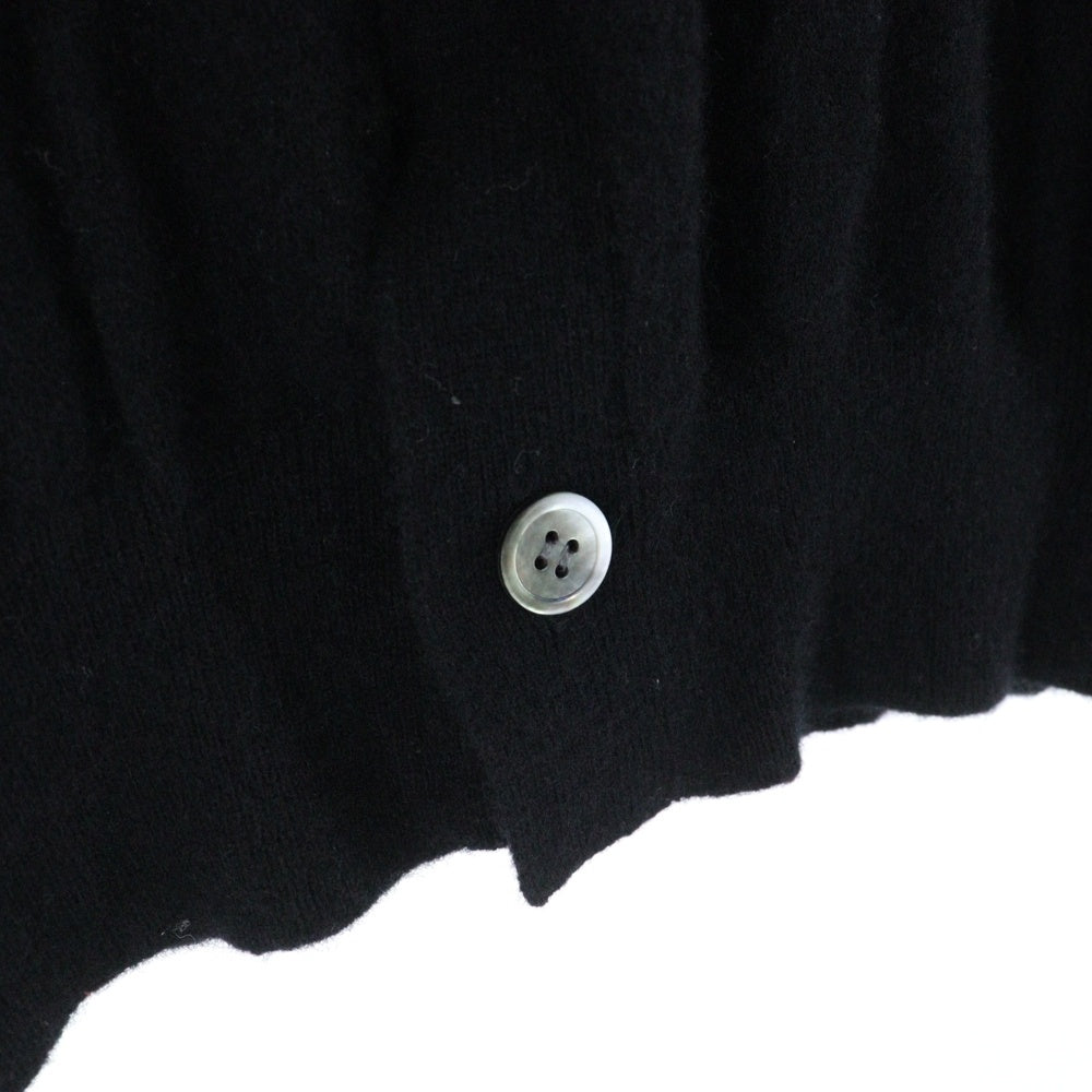 PLAY COMME des GARCONS(プレイコムデギャルソン) ロゴラウンドネックニット カーディガン ブラック×レッド XS AX-N008