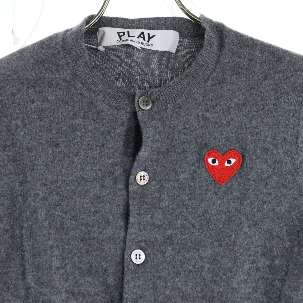 PLAY COMME des GARCONS(プレイコムデギャルソン) ロゴラウンドネックニット カーディガン グレー XS AX-N007