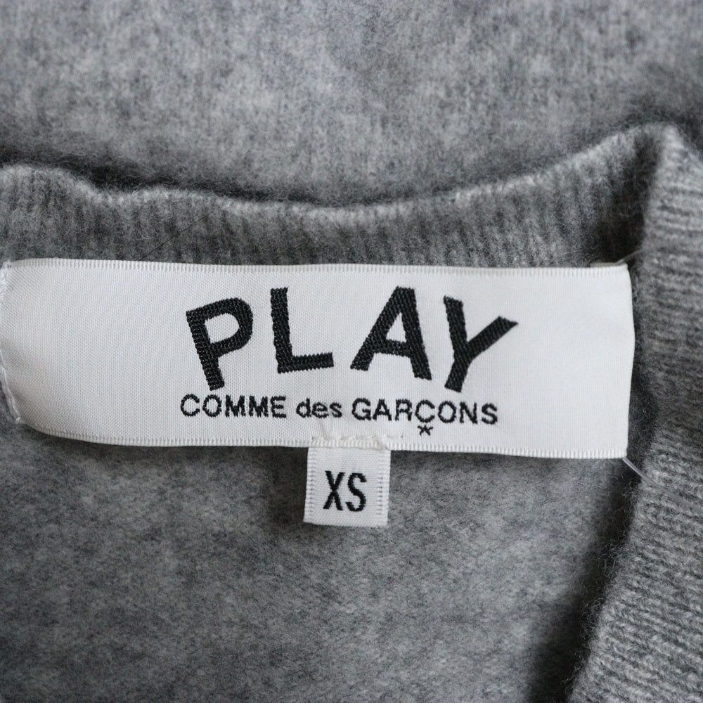PLAY COMME des GARCONS(プレイコムデギャルソン) ロゴラウンドネックニット カーディガン グレー×ブラック XS AX-N023
