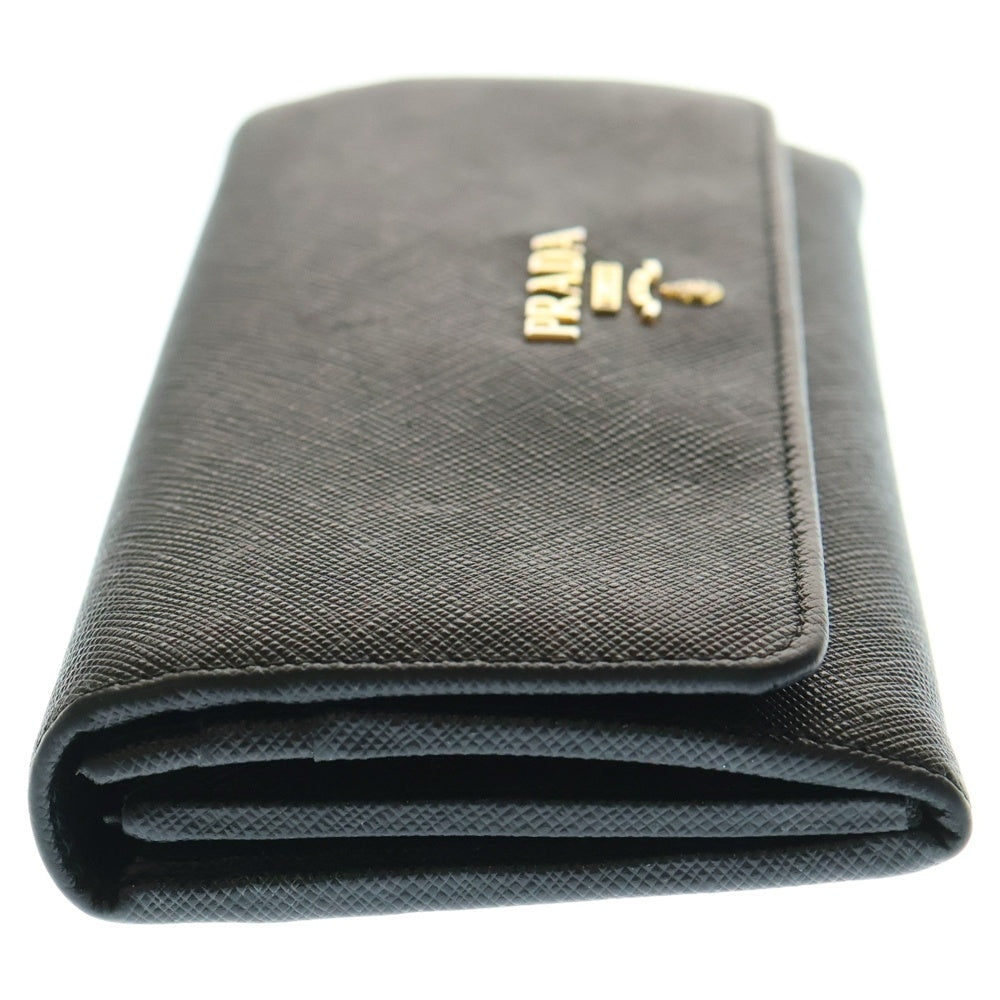 PRADA(プラダ) サフィアーノレザー ロゴプレート ロングウォレット 二つ折り長財布 ゴールド金具 ブラック 1MH132