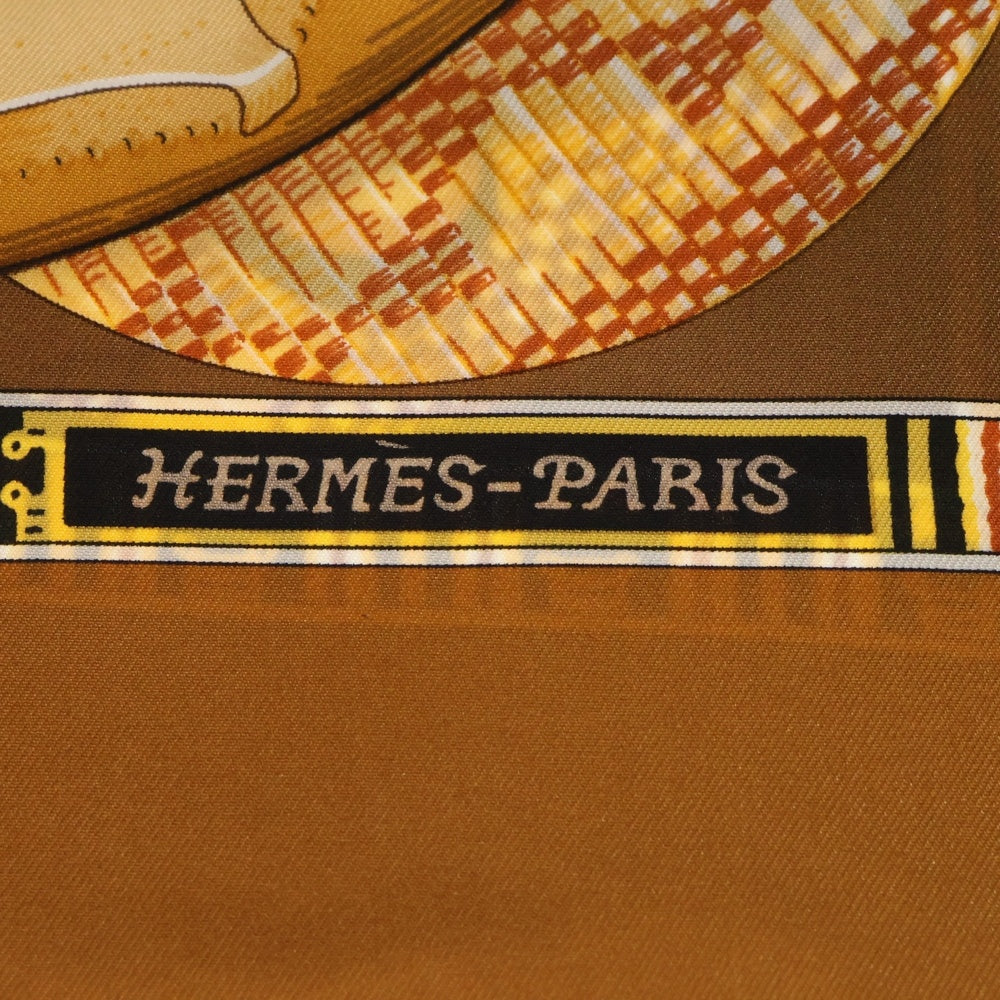 HERMES(エルメス) カレ 90 Au son du Tam-tam シルクスカーフ ブラウン レディース