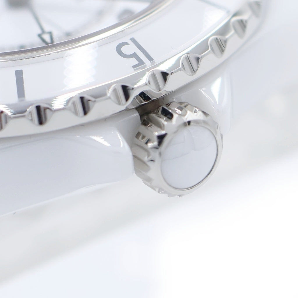 CHANEL(シャネル) J12 白文字盤 セラミック 自動巻き 腕時計 ホワイト H5699 レディース