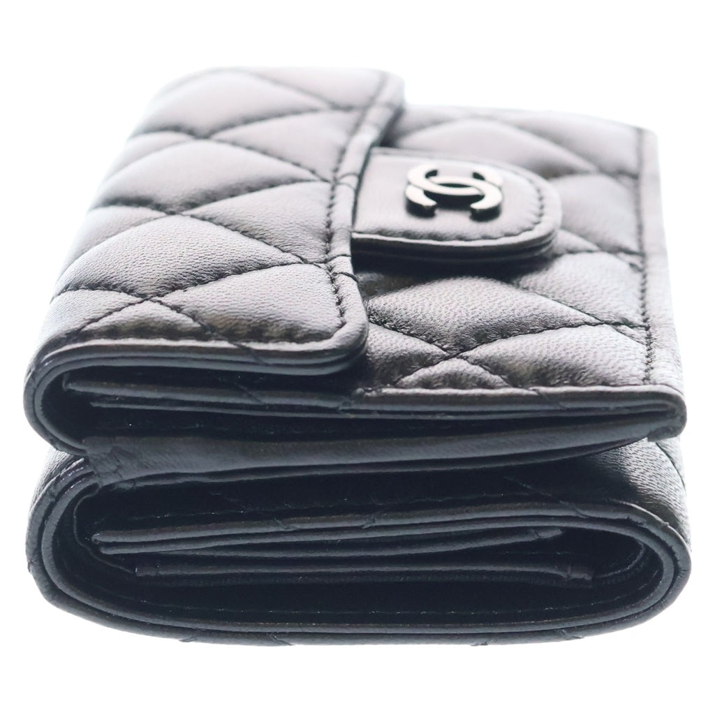 CHANEL(シャネル) マトラッセ 三つ折り財布 コンパクトウォレット コインケース ソーブラック ラムスキン AP0230 ブラック金具