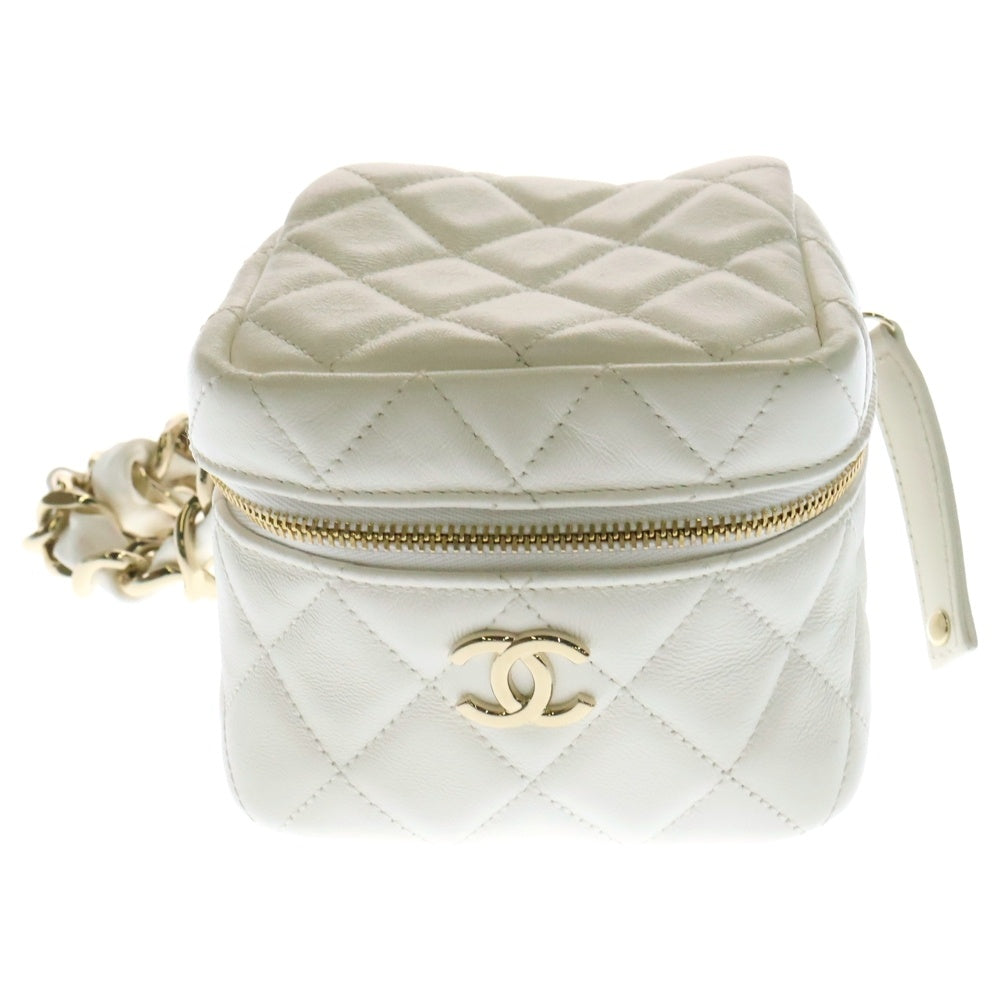CHANEL(シャネル) マトラッセ ミニバニティ チェーン ハンドバッグ ホワイト ラムスキン ゴールド金具
