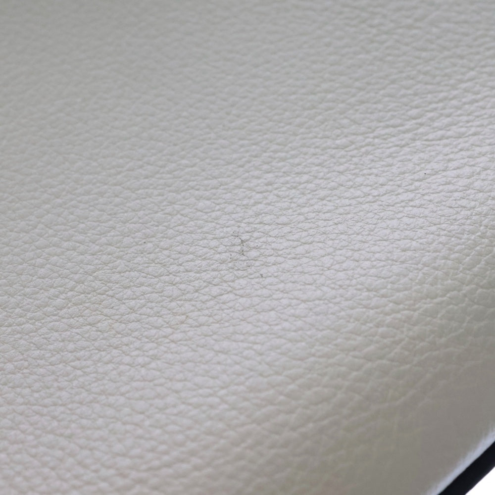 PRADA(プラダ) ロゴプレート ヴィッテロダイノソフト レザー ショルダーバッグ ゴールド金具 ホワイト 1BH193