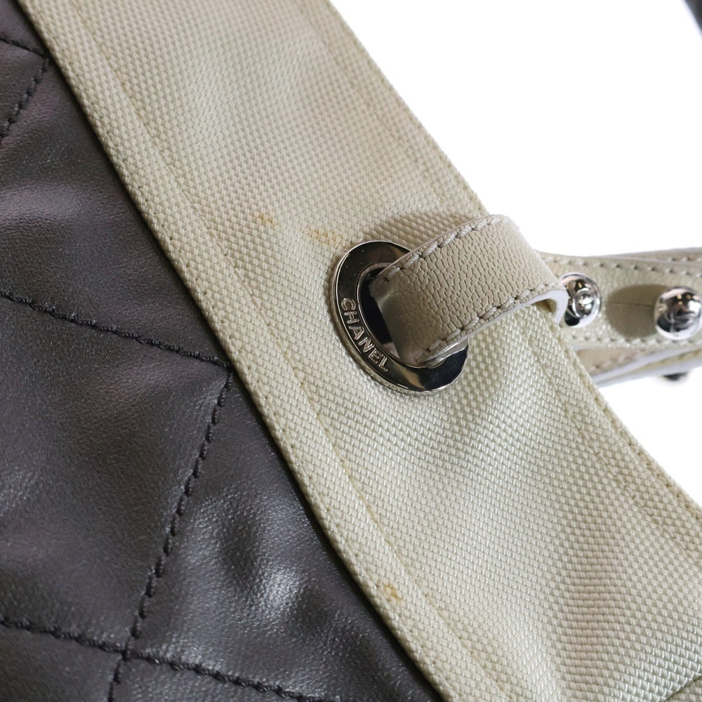 CHANEL(シャネル) パリビアリッツGM ココマーク チャーム ナイロン レザー ハンド トートバッグ シルバー金具 シルバー/ホワイト 11番台