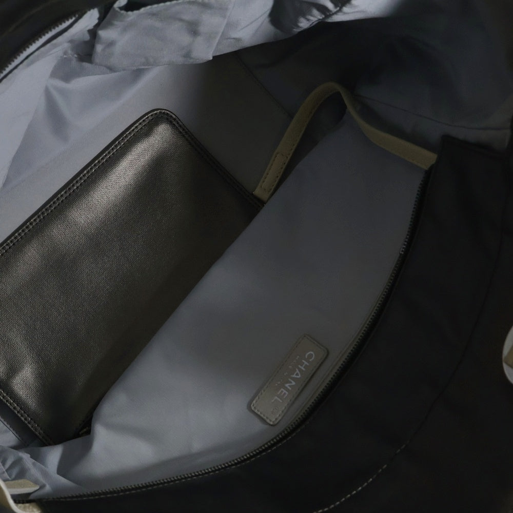 CHANEL(シャネル) パリビアリッツGM ココマーク チャーム ナイロン レザー ハンド トートバッグ シルバー金具 シルバー/ホワイト 11番台