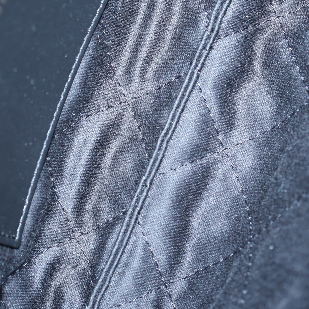 CHANEL(シャネル) シャネル22 ココマーク ラムスキン メダルチャーム付ミニチェーンショルダーバッグ ブラック レディース