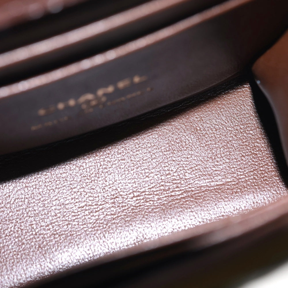 CHANEL(シャネル) ミニマトラッセ チェーン ショルダーバッグ ミニバッグ カーキ ラムスキン シルバー金具 AP2682