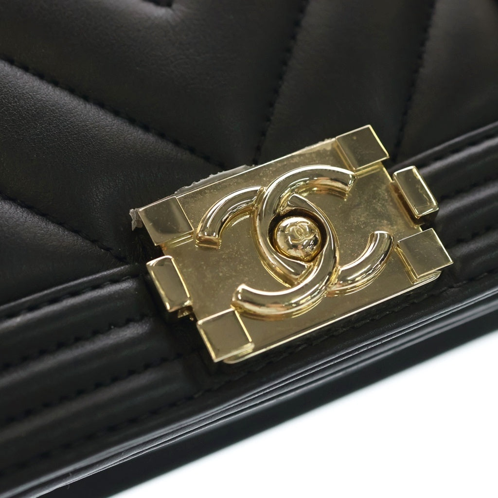 CHANEL(シャネル) ミニボーイシャネル ショルダーバッグ チェーンバッグ ミニバッグ ブラック レザー ゴールド金具 レディース
