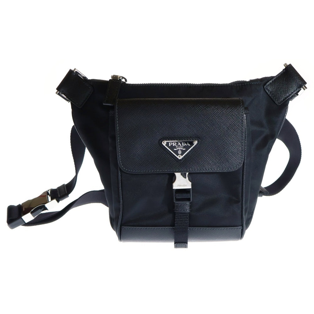 PRADA(プラダ) Re-Nylon リナイロントライアングルロゴプレート サフィアーノレザー切替 ショルダーバッグ ブラック 2VH160 2DMH F0002