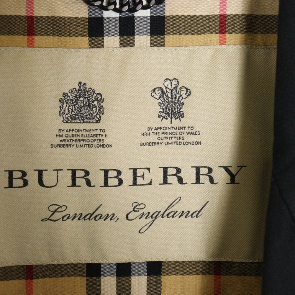 BURBERRY(バーバリー) 裏地ノバチェック総柄 比翼ボタン ラグランスリーブ ステンカラーコート ブラック 2850/67Q