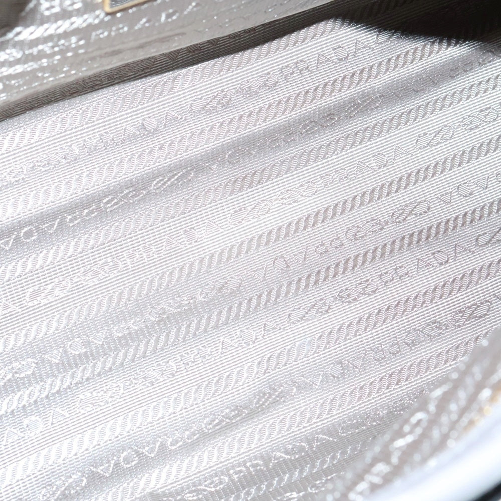 PRADA(プラダ) ボニー トライアングルロゴプレート ハンドバッグ グレージュ ゴールド金具 レザー 1BA426