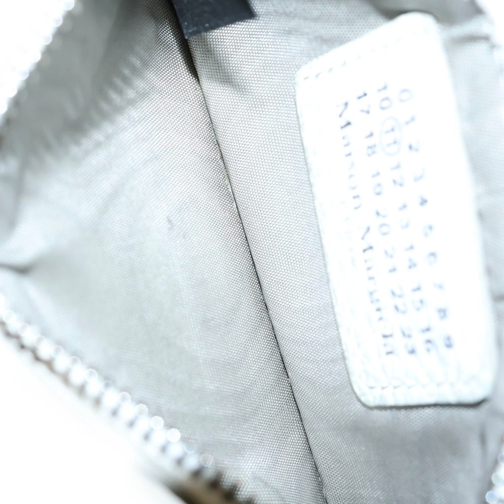 Maison Margiela(メゾンマルジェラ) カードケース フラグメントケース 名刺入れ 小物入れ ホワイト シルバー金具 レザー