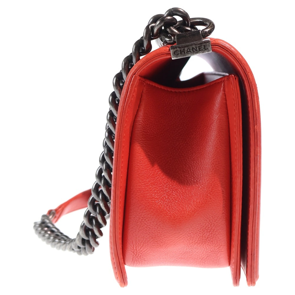 CHANEL(シャネル) ボーイシャネル ココマーク スモール カーフレザー チェーンショルダーバッグ ガンメタ金具 レッド 18番台 レディース