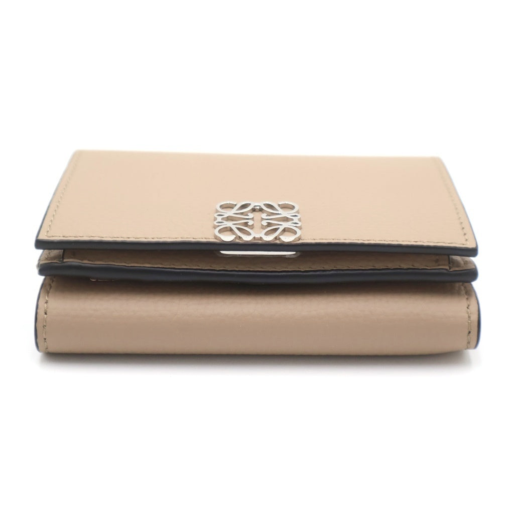 LOEWE(ロエベ) アナグラム トライフォールド コンパクトウォレット 三つ折り財布 コインケース ベージュ レザー シルバー金具 レディース