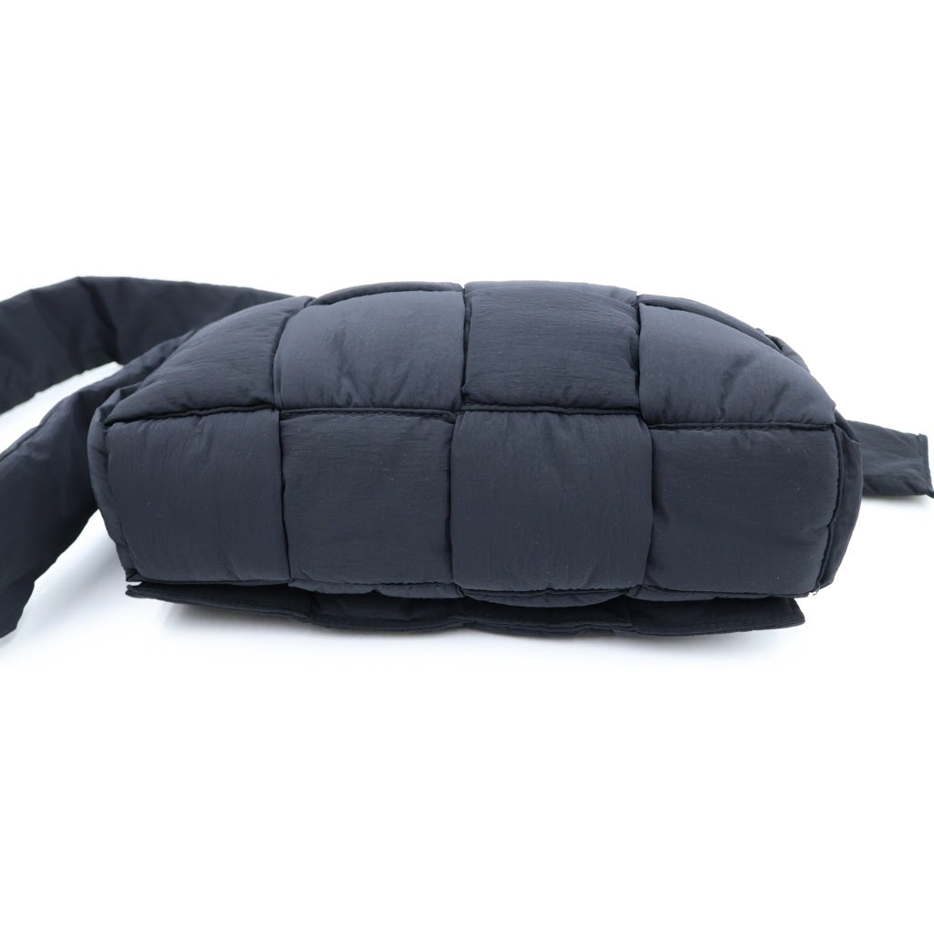 BOTTEGA VENETA(ボッテガヴェネタ) パデッドテック カセット ショルダーバッグ ブラック ナイロン 749880 レディース