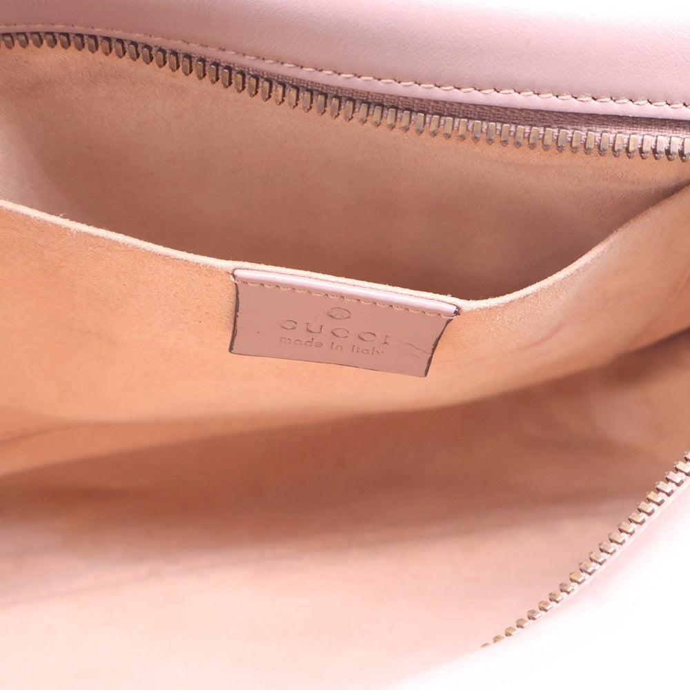 GUCCI(グッチ) GGマーモント ロゴプレート キルティング レザー チェーン ショルダーバッグ ゴールド金具 ピンクベージュ 447632