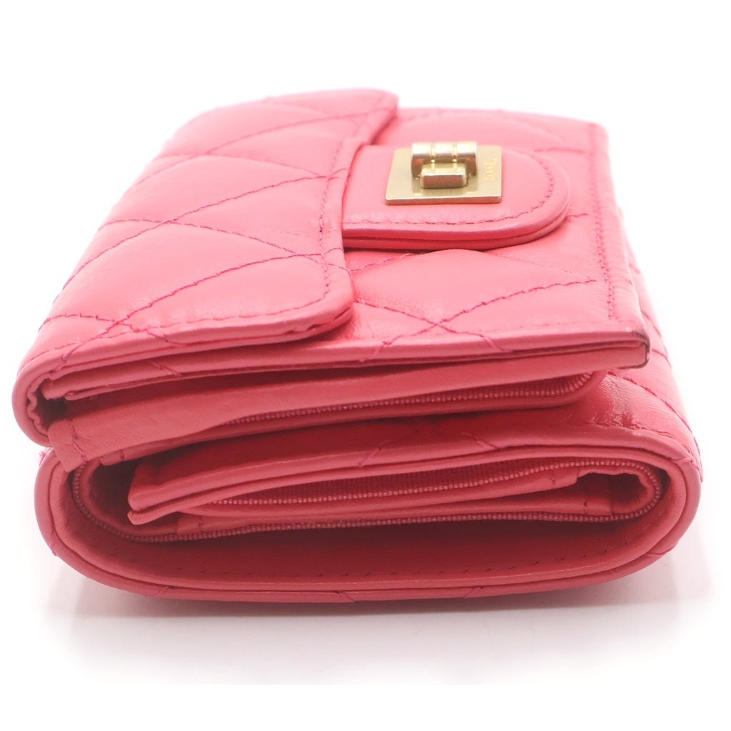 CHANEL(シャネル) マトラッセ 2.55 スモール ラムスキン フラップウォレット コンパクトウォレット 三つ折り財布 ピンク A70325 レディース
