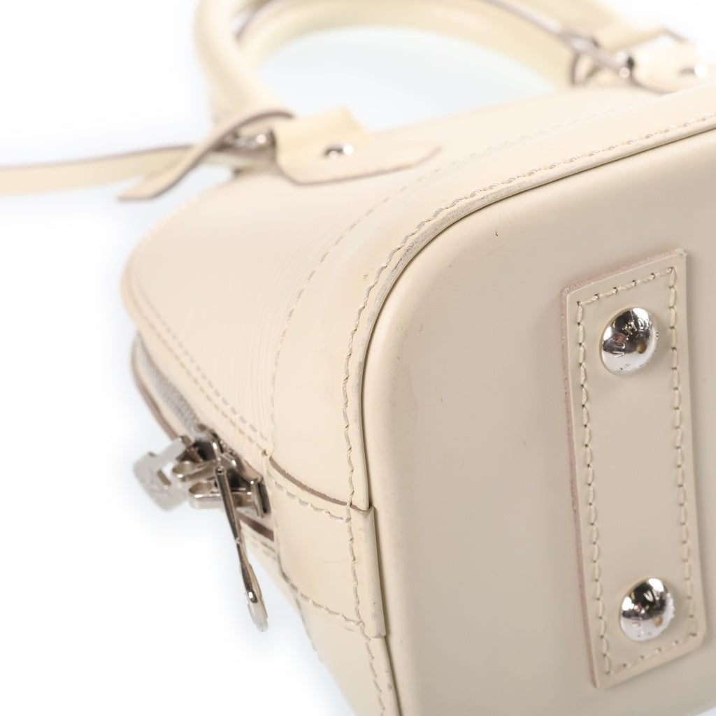 LOUIS VUITTON(ルイヴィトン) エピ アルマBB イヴォワール 2WAYハンドバッグ ショルダーバッグ ホワイト レザー M4085J シルバー金具 レディース