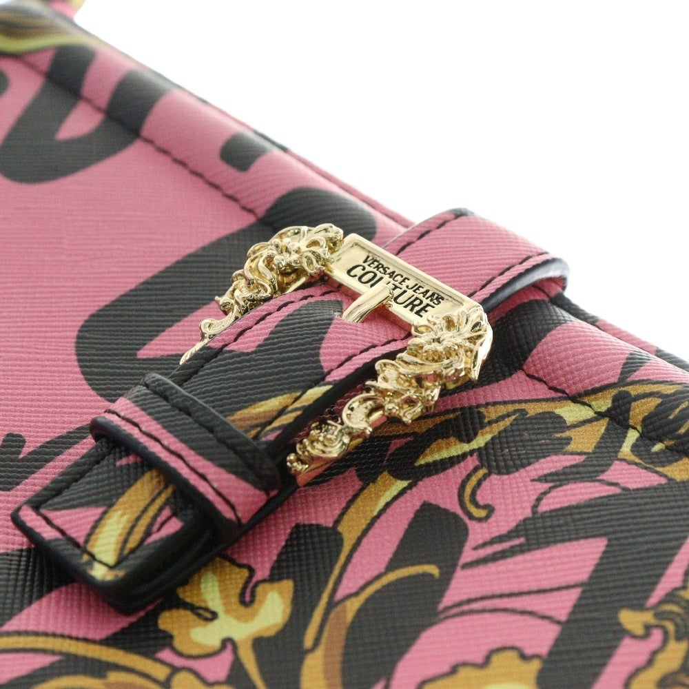 VERSACE JEANS COUTURE(ヴェルサーチジーンズクチュール) バロック ロゴ ラウンドファスナー 長財布 ピンク ゴールド金具 PVC 総柄 ウォレット
