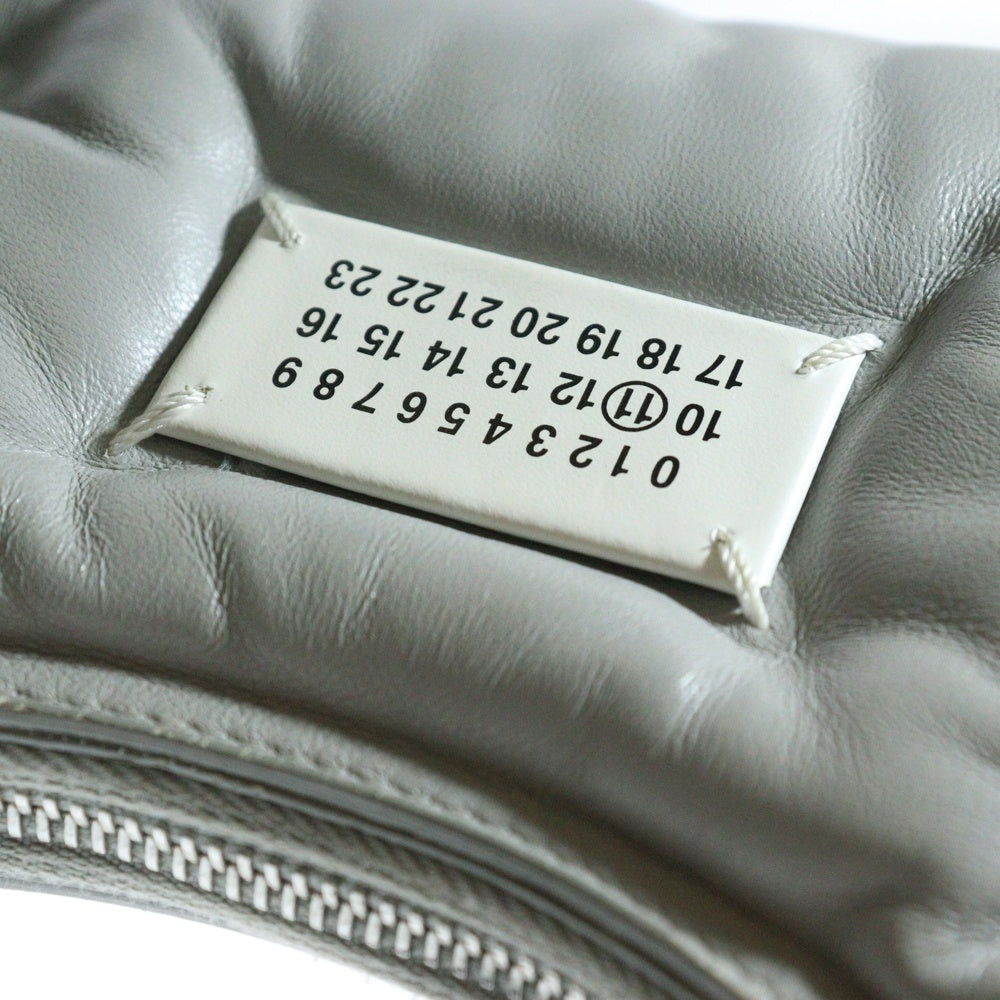 Maison Margiela 11(メゾンマルジェラ11) グラムスラム ホーボー スモール ワンショルダーバッグ ハンドバッグ チェーンバッグ シルバー金具 グレー ナッパレザー SB3WG0024