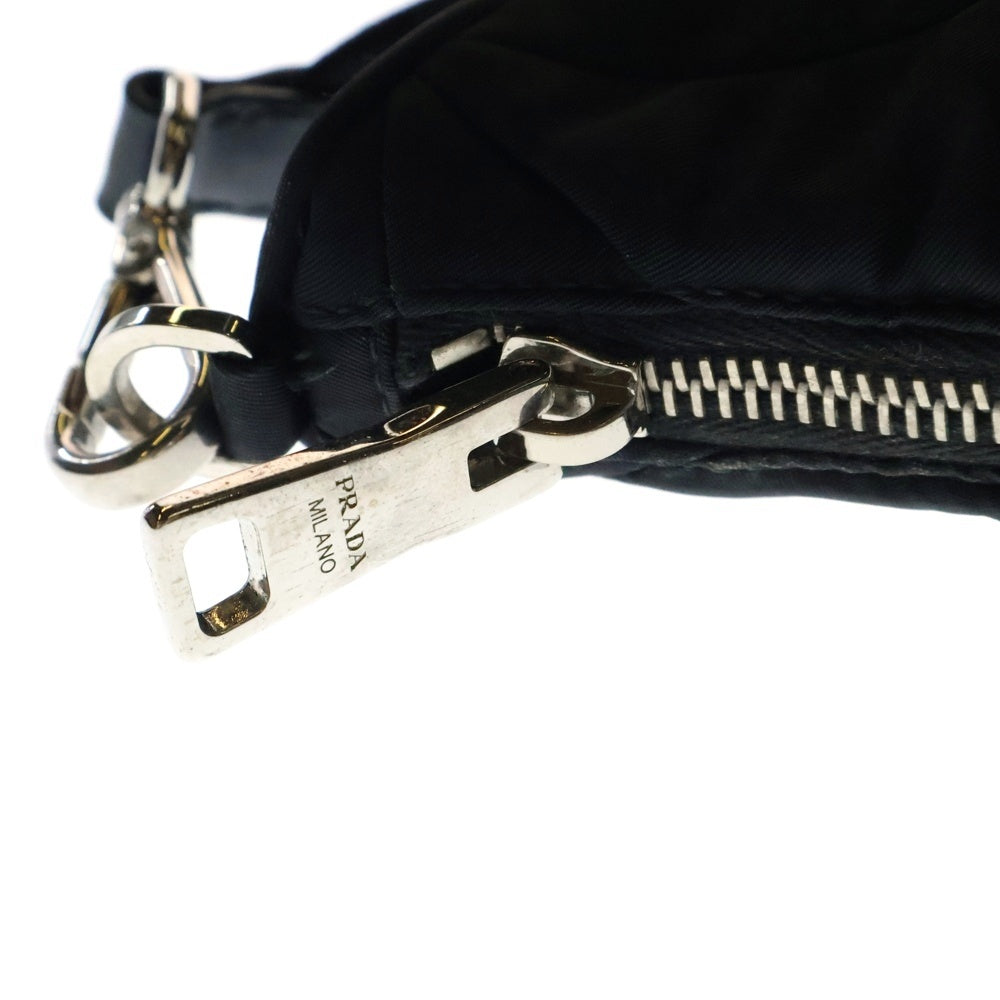 PRADA(プラダ) パデッド ショルダーバッグ ミニバッグ 三角ロゴ ブラック ナイロン シルバー金具 1BC151