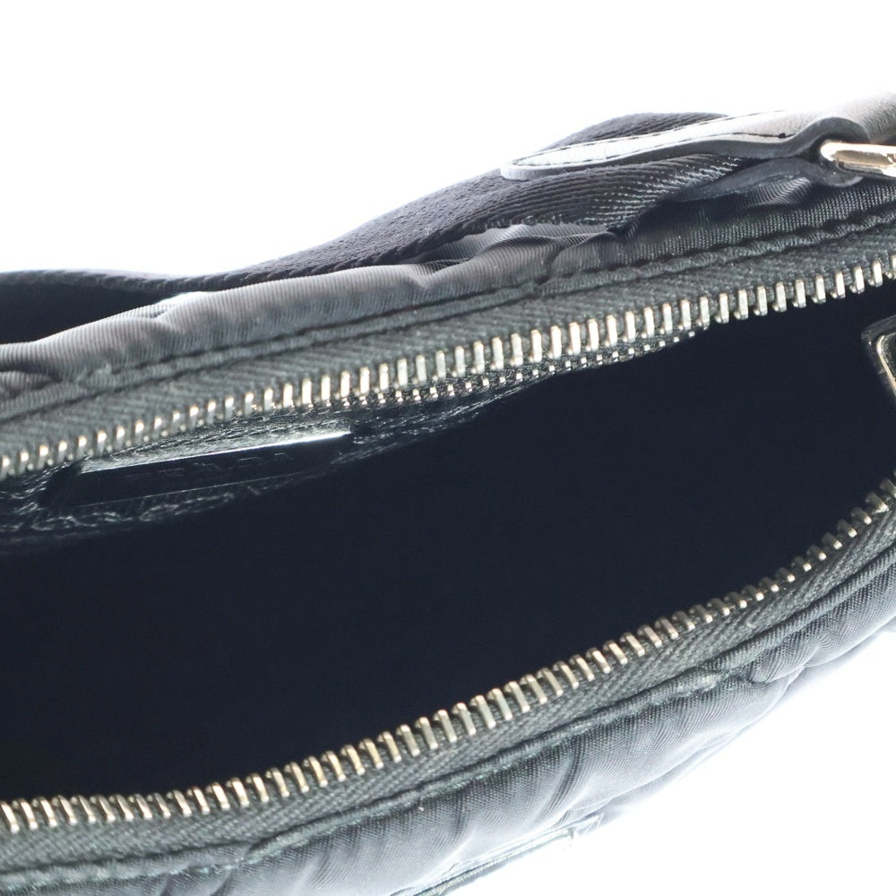 PRADA(プラダ) パデッド ショルダーバッグ ミニバッグ 三角ロゴ ブラック ナイロン シルバー金具 1BC151