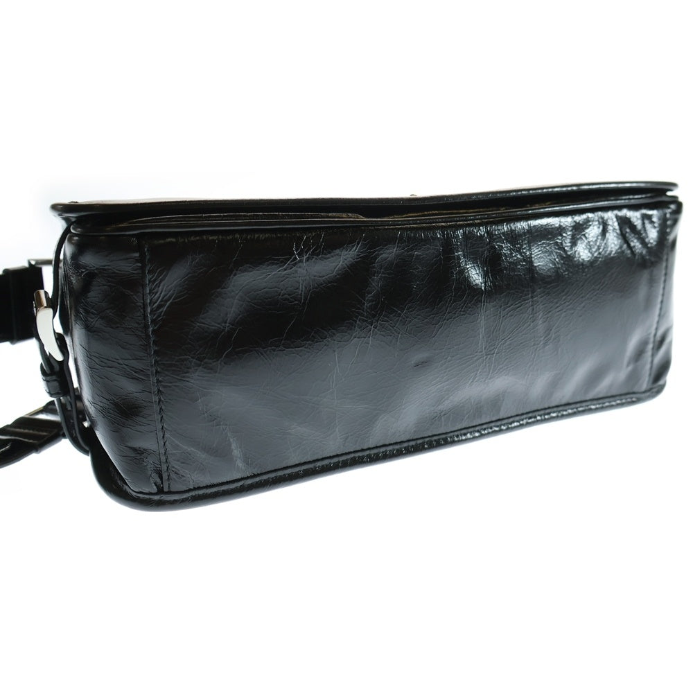 PRADA(プラダ) ソフトルックスレザー トライアングルロゴプレート ショルダーバッグ シルバー金具 ブラック 2VD073