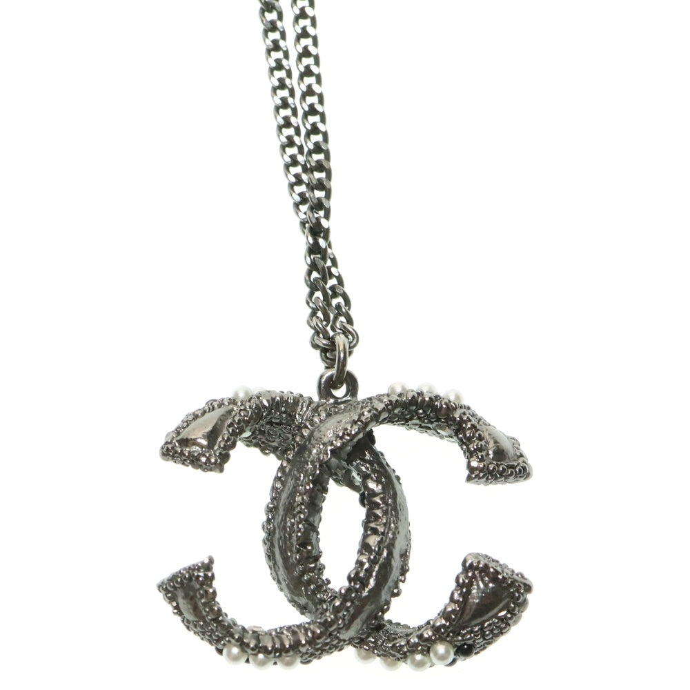 CHANEL(シャネル) ココマーク ラインストーン付ペンダントネックレス ガンメタリック シルバー
