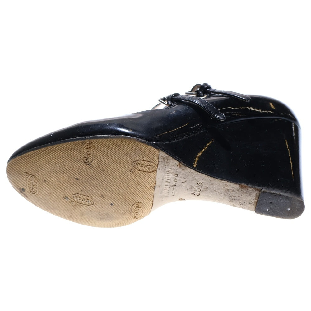 miumiu(ミュウミュウ) ベルト付パテントレザーヒールパンプス サンダル ブラック