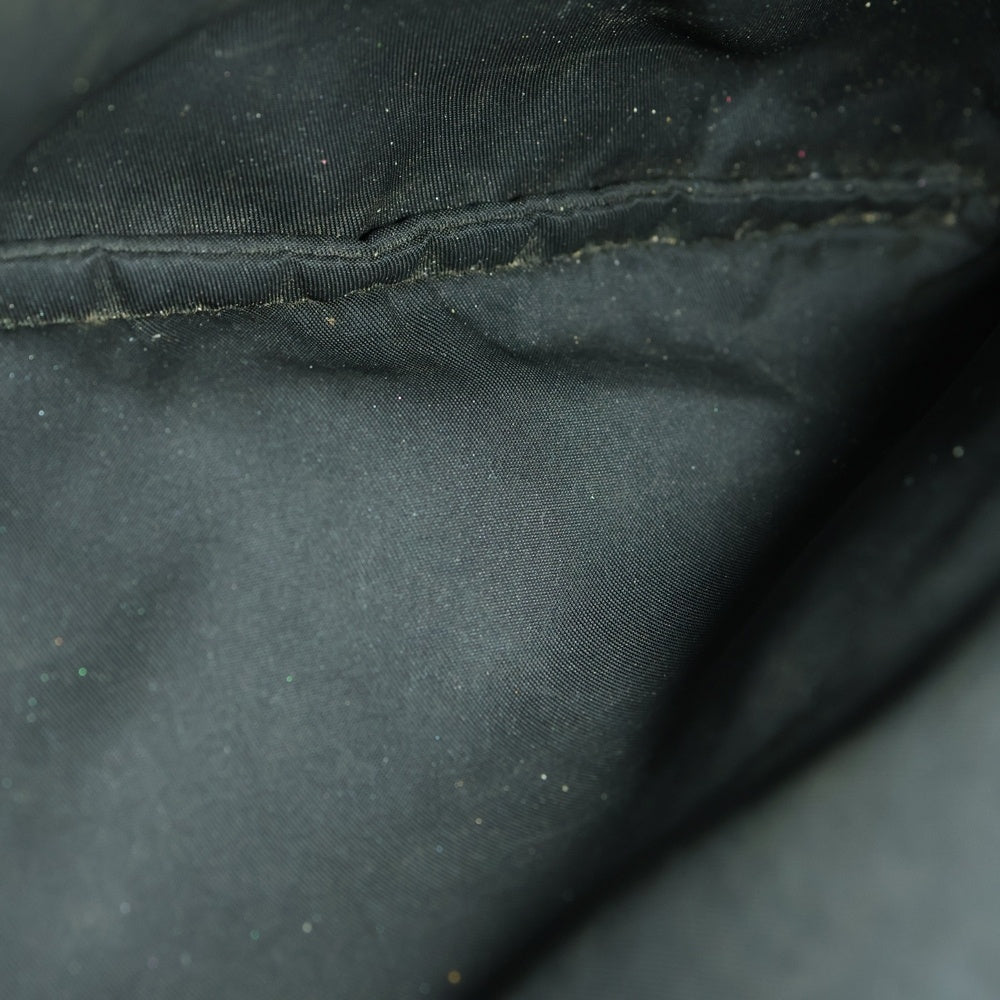 PRADA(プラダ) トライアングルロゴプレート ナイロン レザー ショルダーバッグ シルバー金具 ブラック