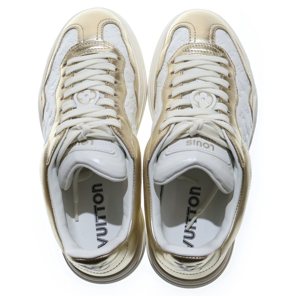 LOUIS VUITTON(ルイヴィトン) LVグルービー モノグラム エンボス メタリックレザー レースアップ 厚底 ローカットシューズ スニーカー ホワイト/ゴールド レディース 1ACHGK