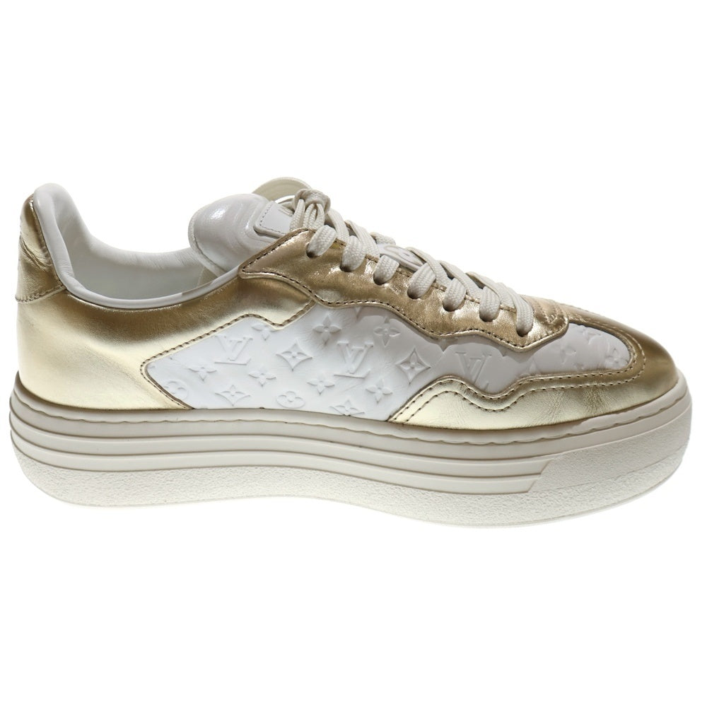 LOUIS VUITTON(ルイヴィトン) LVグルービー モノグラム エンボス メタリックレザー レースアップ 厚底 ローカットシューズ スニーカー ホワイト/ゴールド レディース 1ACHGK