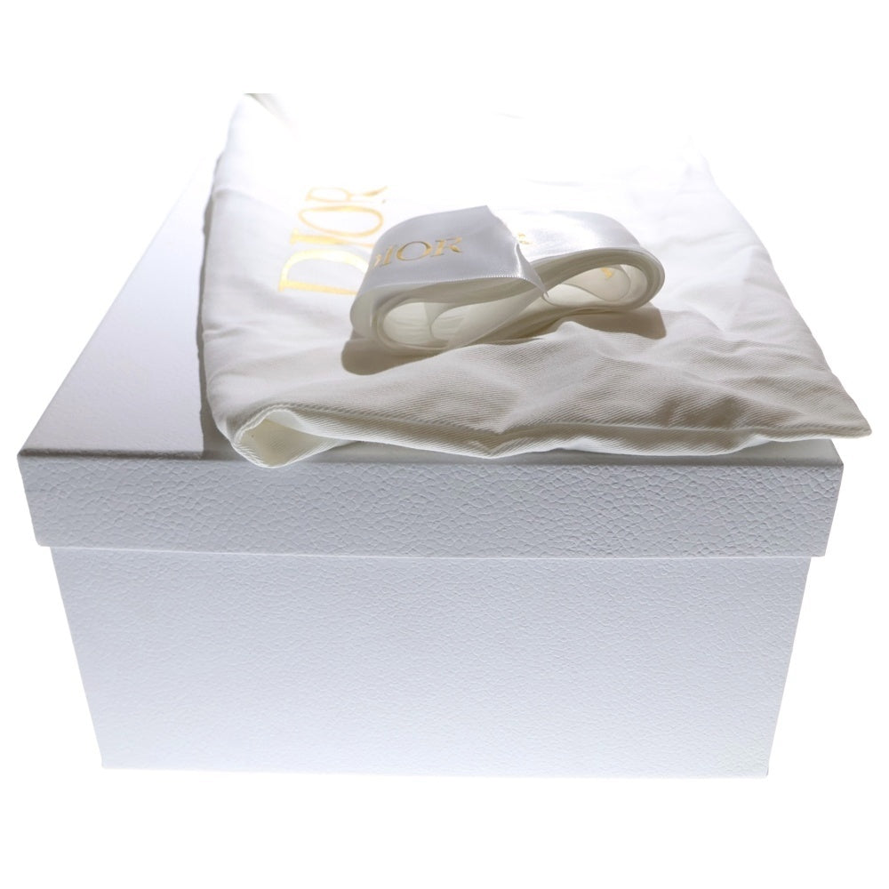 Christian Dior(クリスチャンディオール) CDロゴ ハンドバッグ チェーンバッグ 巾着ショルダーバッグ ミディアム ホワイト×ゴールド レザー M2271UBHA