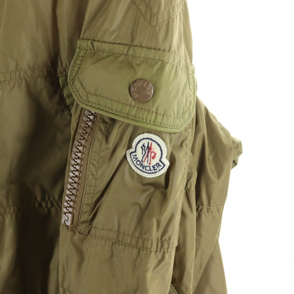 MONCLER(モンクレール) ALEXANDRE アレクサンドル ワッペンロゴ フーデッド ジップアップ ナイロン ロング ジャケット コート カーキ 1010924110850 54155