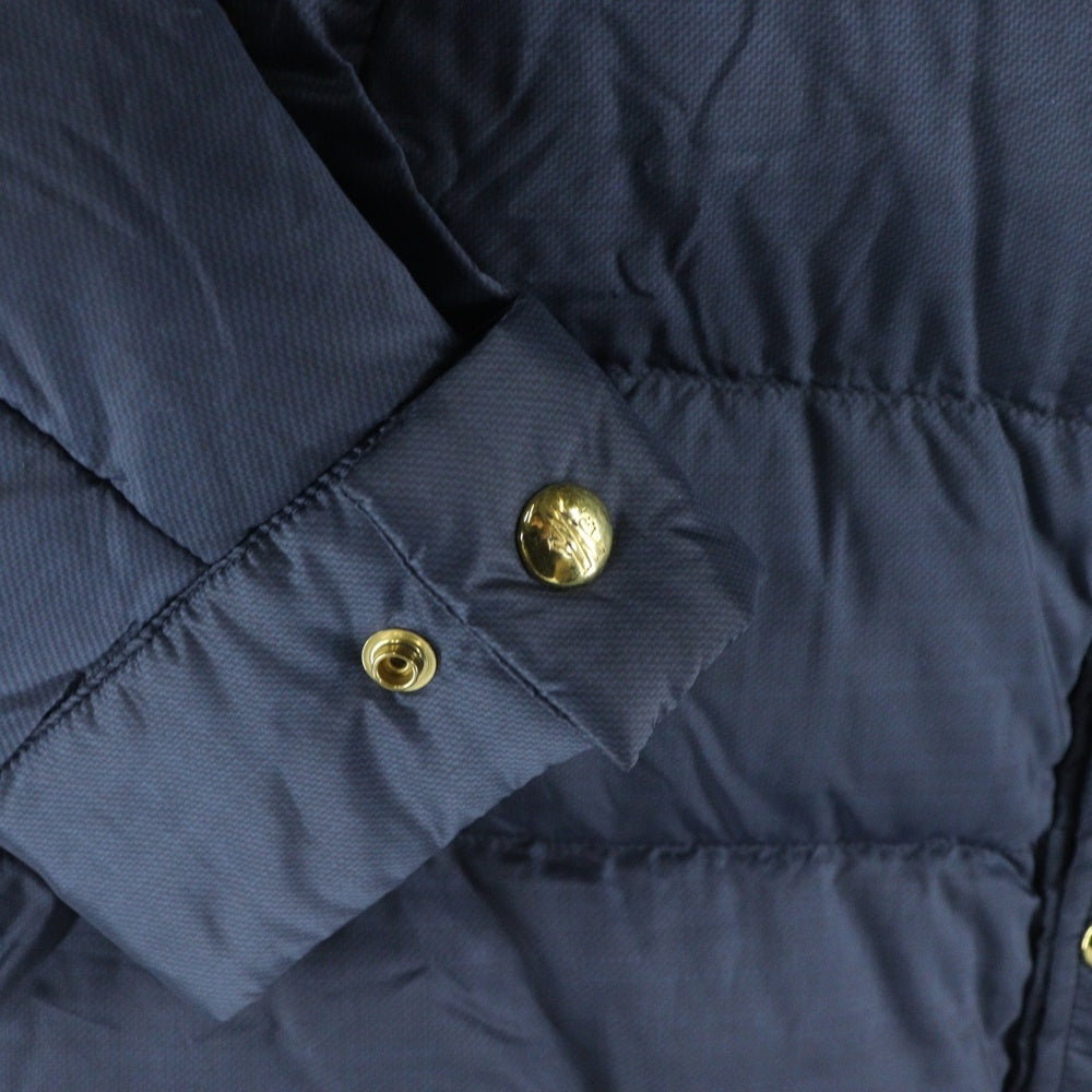 MONCLER GAMME BLEU(モンクレール・ガム・ブルー) GIUBBINO カットアウト ワッペンロゴ スナップボタン ダウン シャツ ジャケット 423914034083 63367