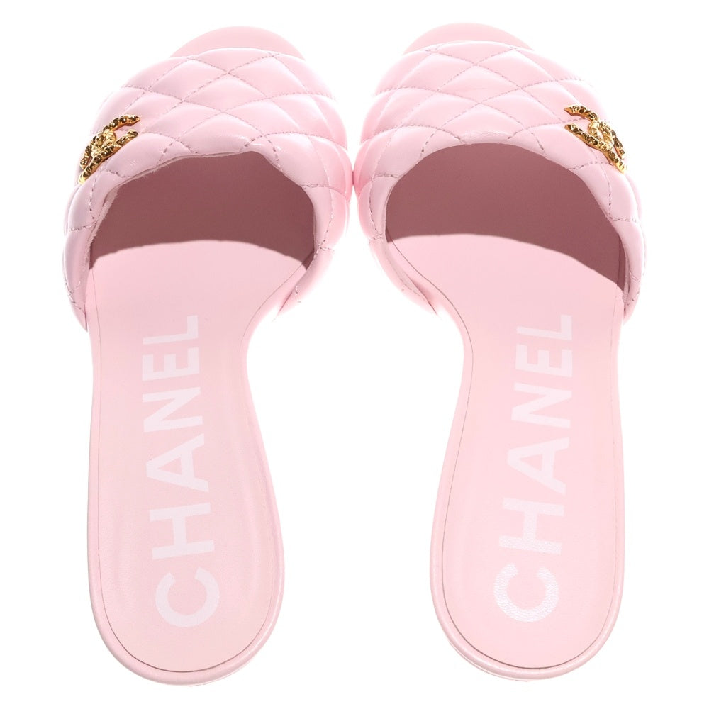 CHANEL(シャネル) マトラッセ ラムスキン レザー ココマーク ロゴプレート オープントゥ ヒール サンダル パンプス シューズ ピンク レディース G38820