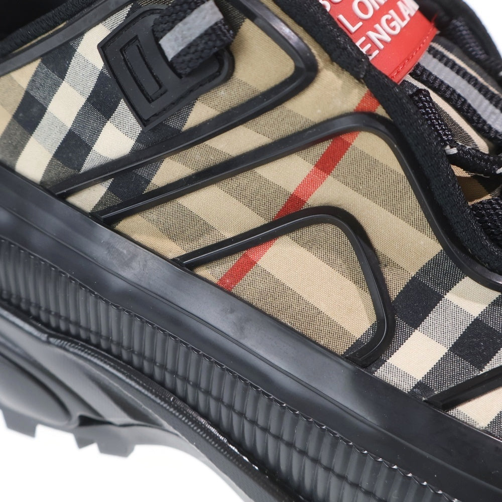 BURBERRY(バーバリー) アーサー ノバチェック柄 レースアップ ローカットシューズ スニーカー ブラック/ベージュ 8056921