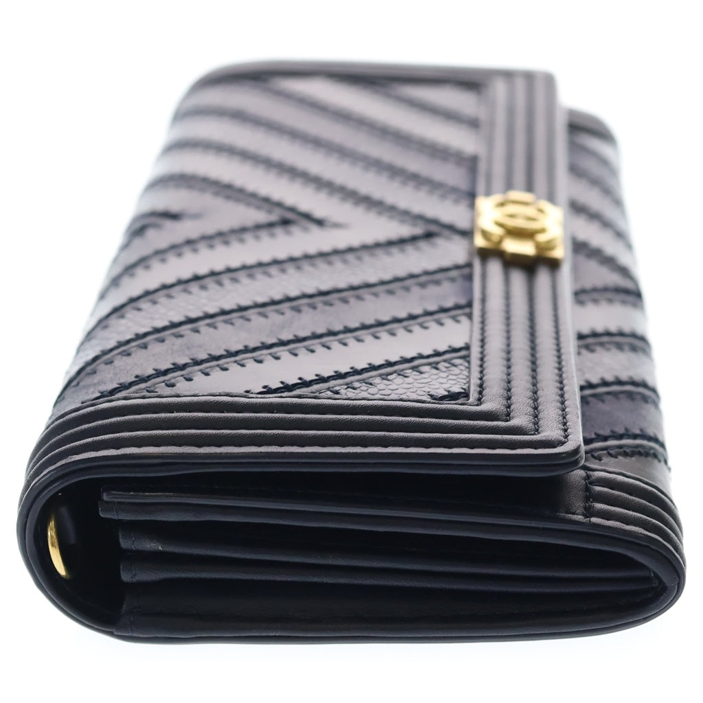 CHANEL(シャネル) チェーンウォレット ボーイシャネル シェブロン ミニバッグ ブラック×ブルー レザー ゴールド金具 レディース
