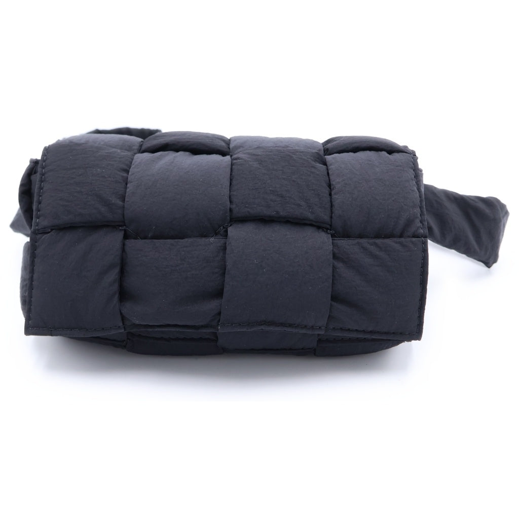 BOTTEGA VENETA(ボッテガヴェネタ) パデッド カセット ウエストバッグ ブラック ナイロン 679763VBO80 レディース