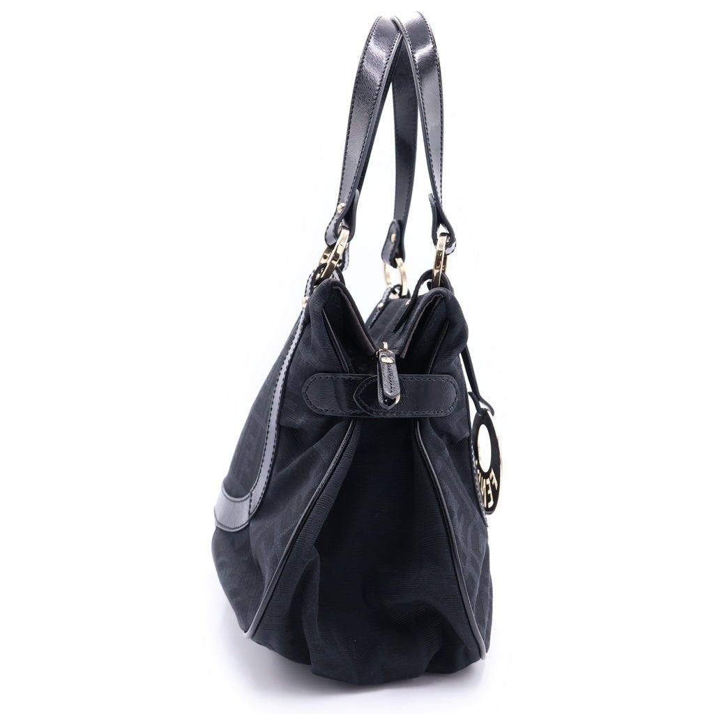 FENDI(フェンディ) ズッカ柄 チャーム付 トートバッグ ハンドバッグ ブラック レザー 8BR628 ゴールド金具 レディース
