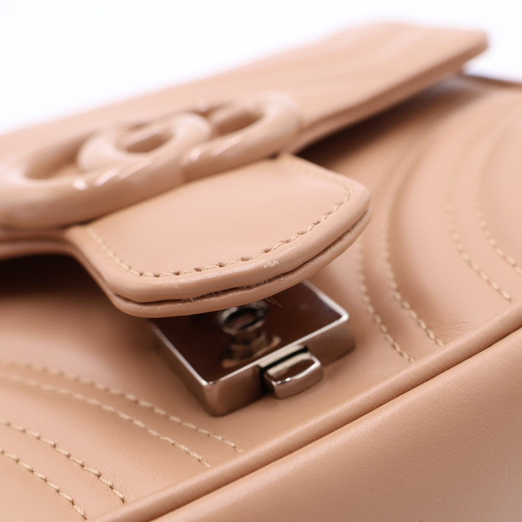 GUCCI(グッチ) GGマーモント キルティング レザー ショルダーバッグ ベージュ 739681 レディース