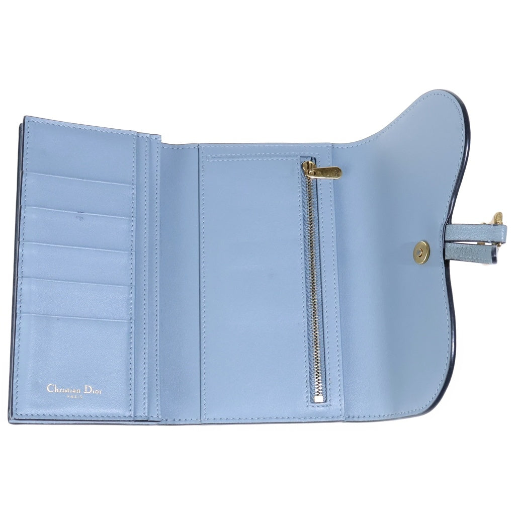 Christian Dior(クリスチャンディオール) サドル ロングウォレット 3つ折り財布 カードケース くすみブルー レザー S5680CCEH-M81B ゴールド金具 レディース