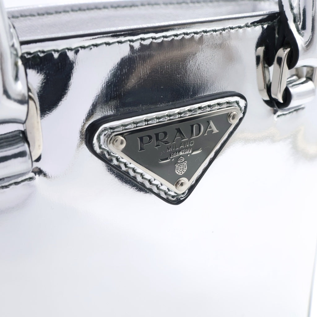 PRADA(プラダ) トライアングルロゴ 2WAYハンドバッグ ショルダーバッグ シルバー パテントレザー 1BA331 シルバー金具 レディース