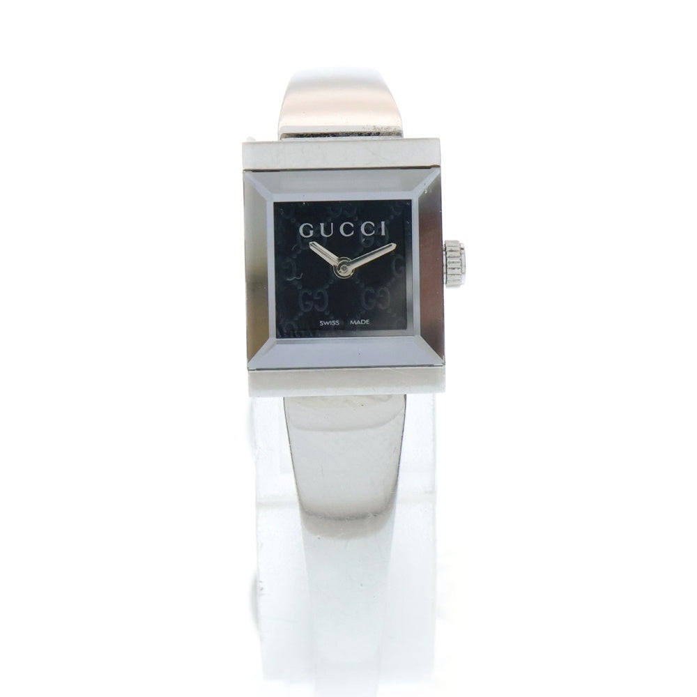 GUCCI(グッチ) スクエアフェイス ブレスウォッチ GGパターン 黒文字盤 クォーツ アナログ 腕時計 シルバー/ブラック 128.5