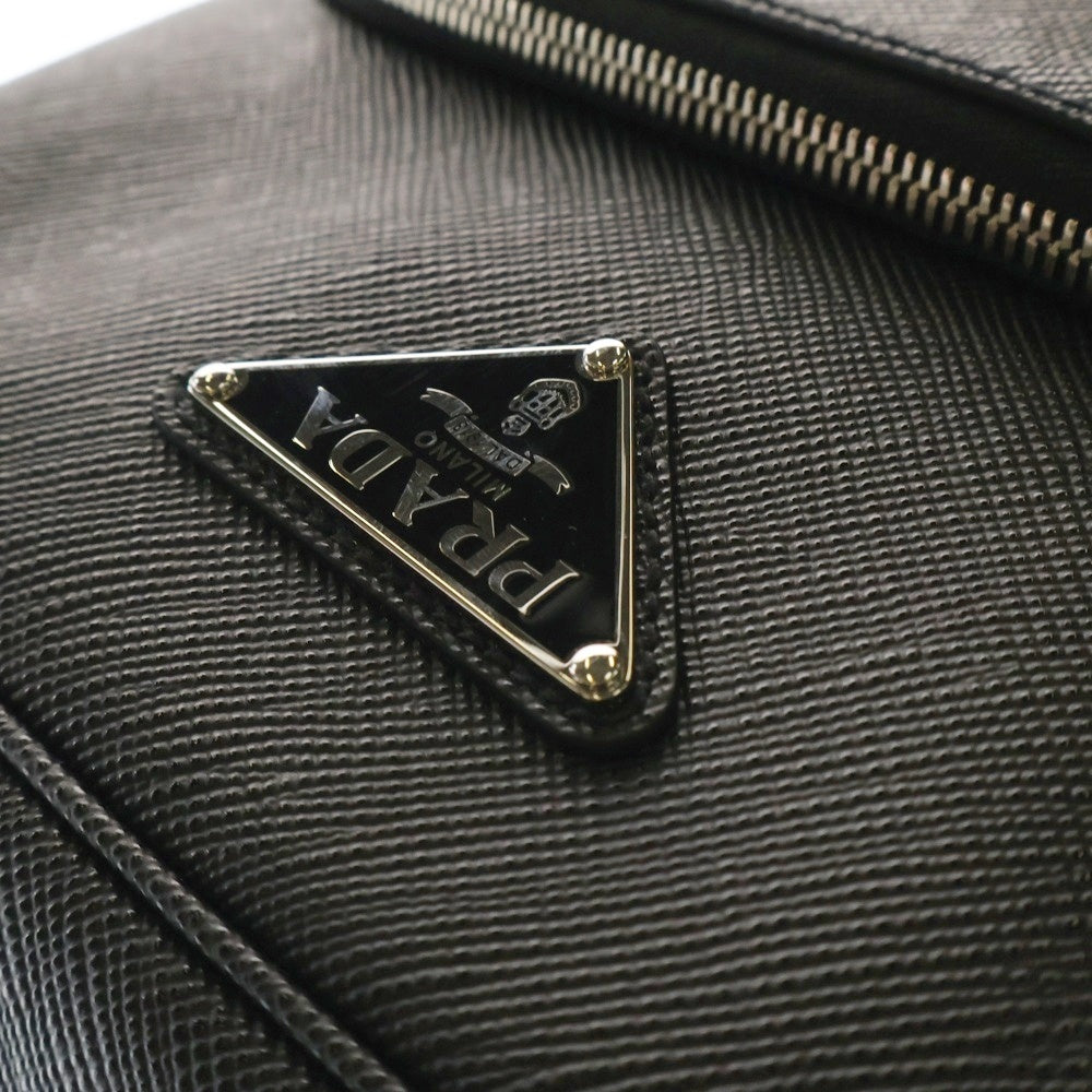 PRADA(プラダ) サフィアーノバックパック リュックサック ブラック シルバー金具 ロゴ三角プレート レザー 2VZ102