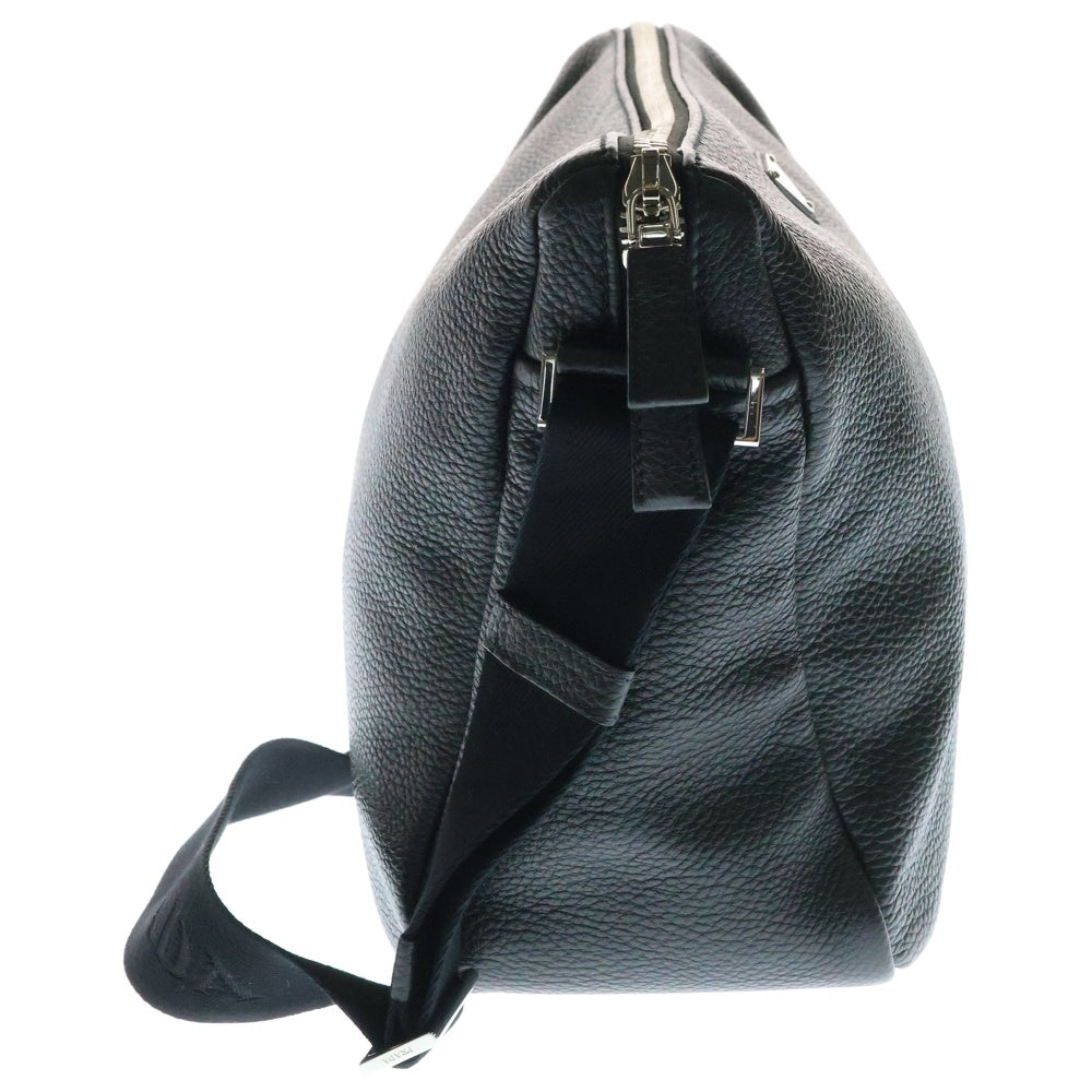PRADA(プラダ) ヴィッテロダイノレザー ショルダーバッグ 斜め掛けバッグ ブラック シルバー金具 レザー ロゴ三角プレート 2VH182
