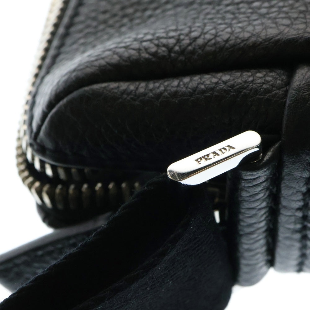 PRADA(プラダ) ヴィッテロダイノレザー ショルダーバッグ 斜め掛けバッグ ブラック シルバー金具 レザー ロゴ三角プレート 2VH182